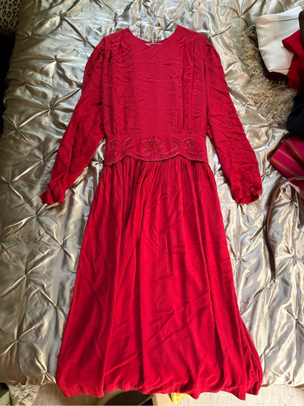 Drop waist vintage Women's Red Long Sleeve Midi Dress with Embroidered Waist
